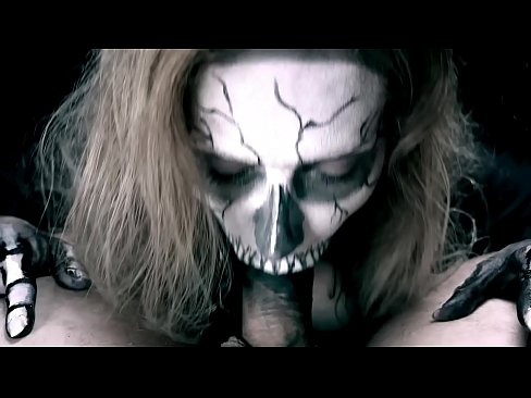 ❤️ Demoniška mergina čiulpia varpą savo juoda burna ir ryja spermą. Anal porno prie lt.fotonovelasxxx.ru ❌️